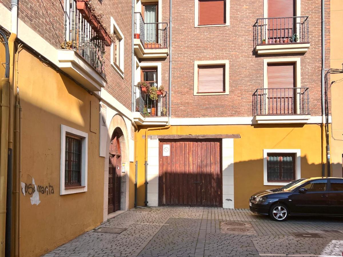 Housing Leon Santa Marina Apartment Exterior photo